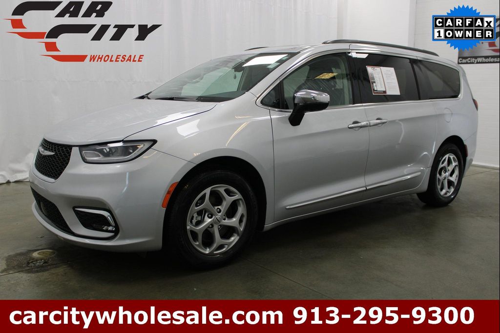 Used 2023 Chrysler Pacifica Limited