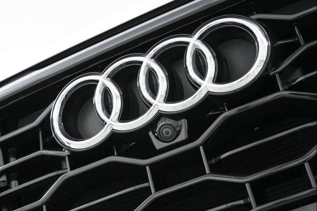 صورة مصغرة 43 لـ 2024 AUDI RS Q8 4.0T