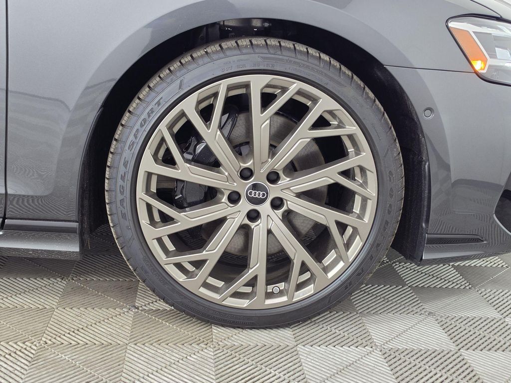 صورة 8 لـ 2026 AUDI A8 55 TFSI QUATTRO TIPTRONIC