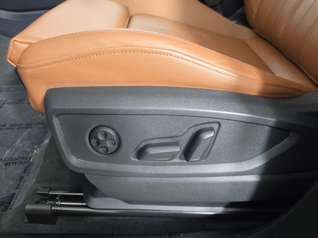 صورة مصغرة 17 لـ 2025 AUDI Q5 45 S LINE PREMIUM