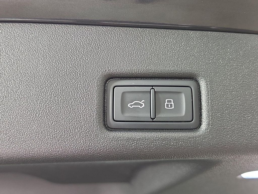 صورة 10 لـ 2026 AUDI Q5 PREMIUM PLUS TFSI QUATTRO S TRONIC