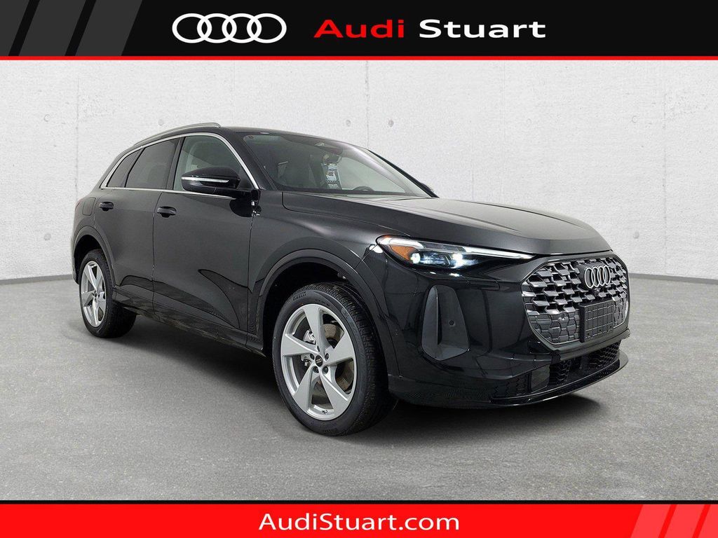 New 2025 Audi Q5 Premium Plus TFSI quattro S tronic