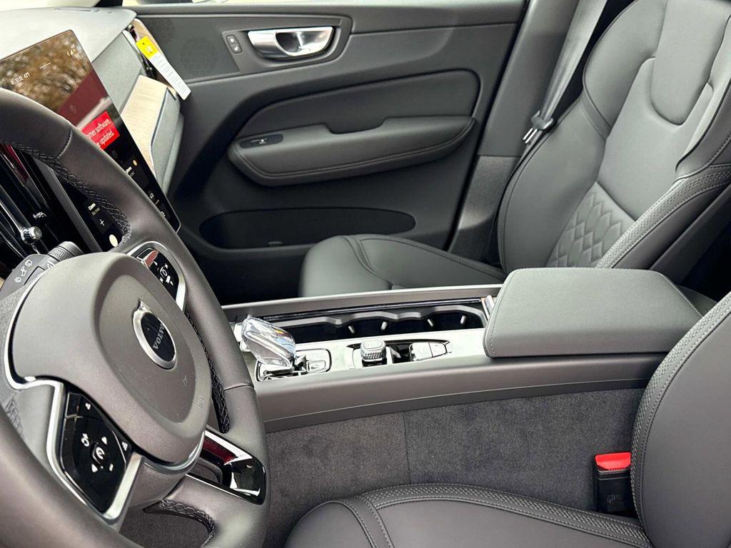 2026 Volvo XC60 B5 CORE — миниатюра 20