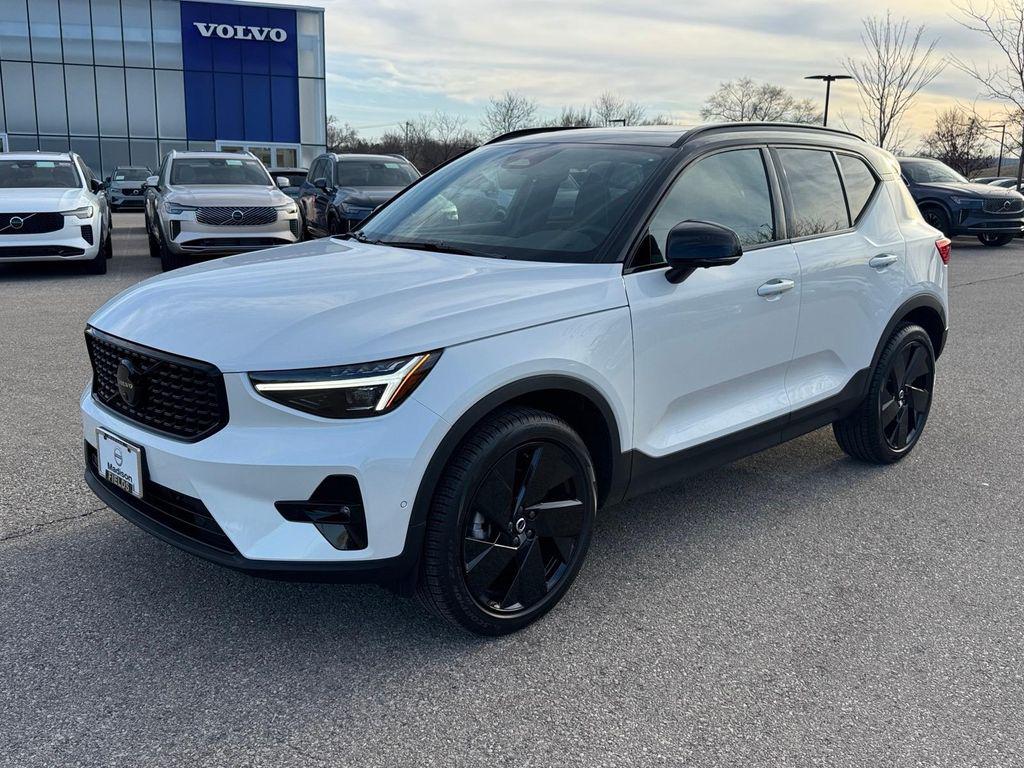New 2026 Volvo XC40 Black Edition Ultra, B5 AWD Gas (mild hybrid)