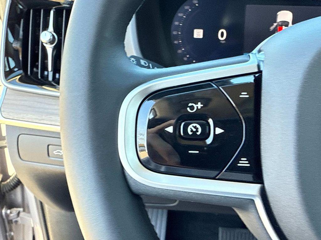 صورة مصغرة 29 لـ 2026 Volvo XC90 PLUS, B6 AWD GAS (MILD HYBRID), GASOLINE, BRI