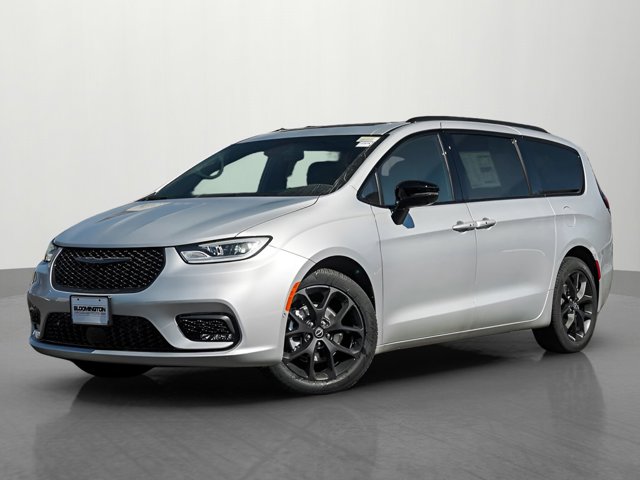 New 2026 Chrysler Pacifica Limited