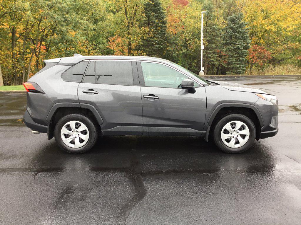 2023 Toyota RAV4 LE 照片 6