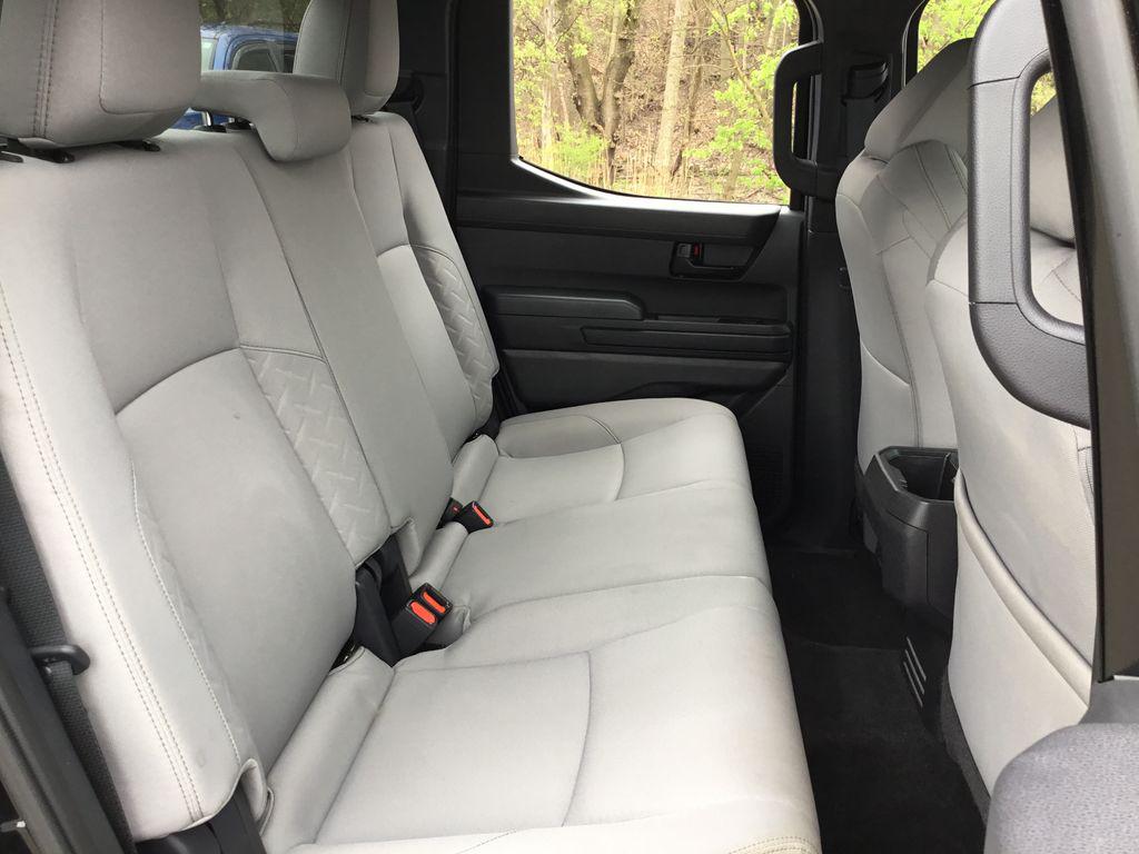 صورة مصغرة 15 لـ 2025 Toyota TACOMA SR5