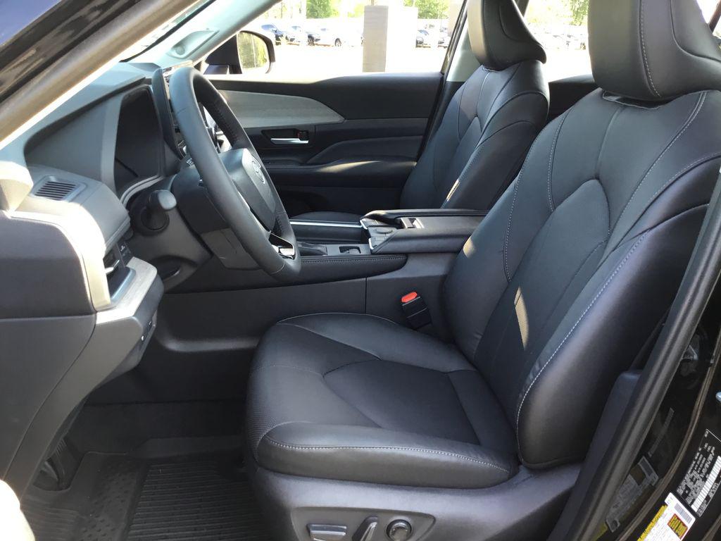 2026 Toyota GRAND HIGHLANDER LIMITED — фото 14