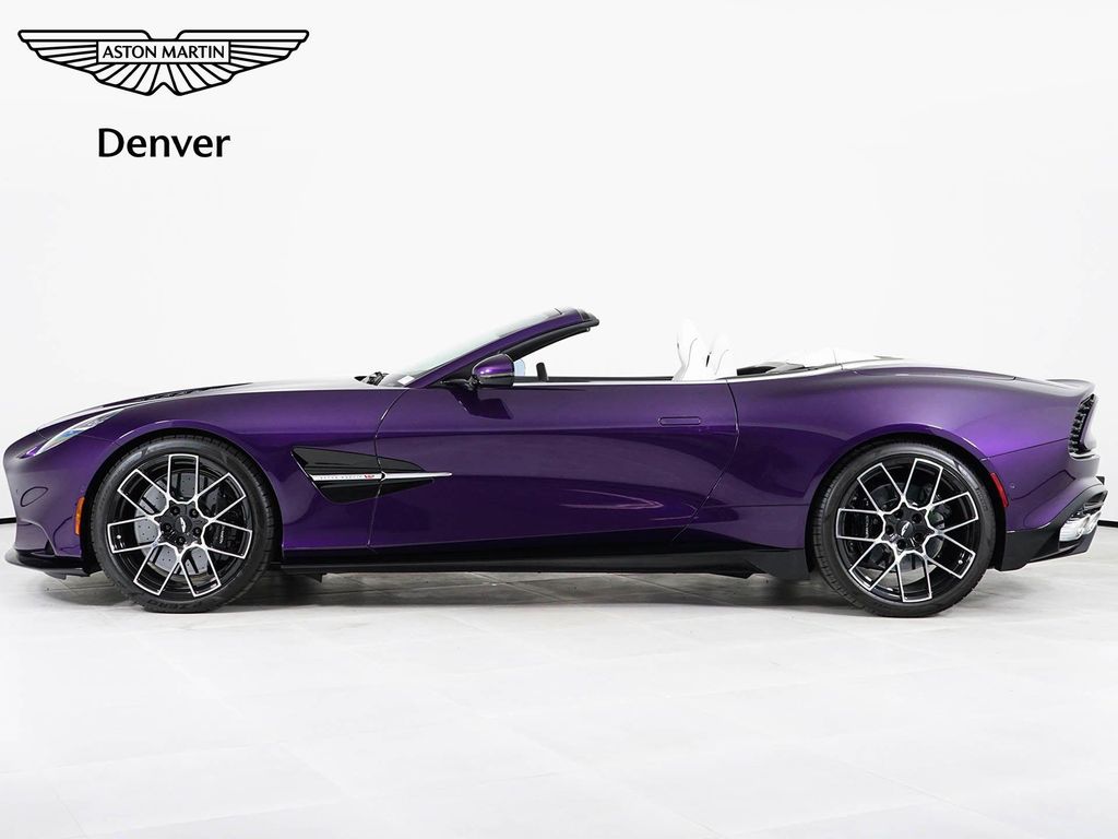 2026 Aston Martin VANQUISH VOLANTE 照片 2