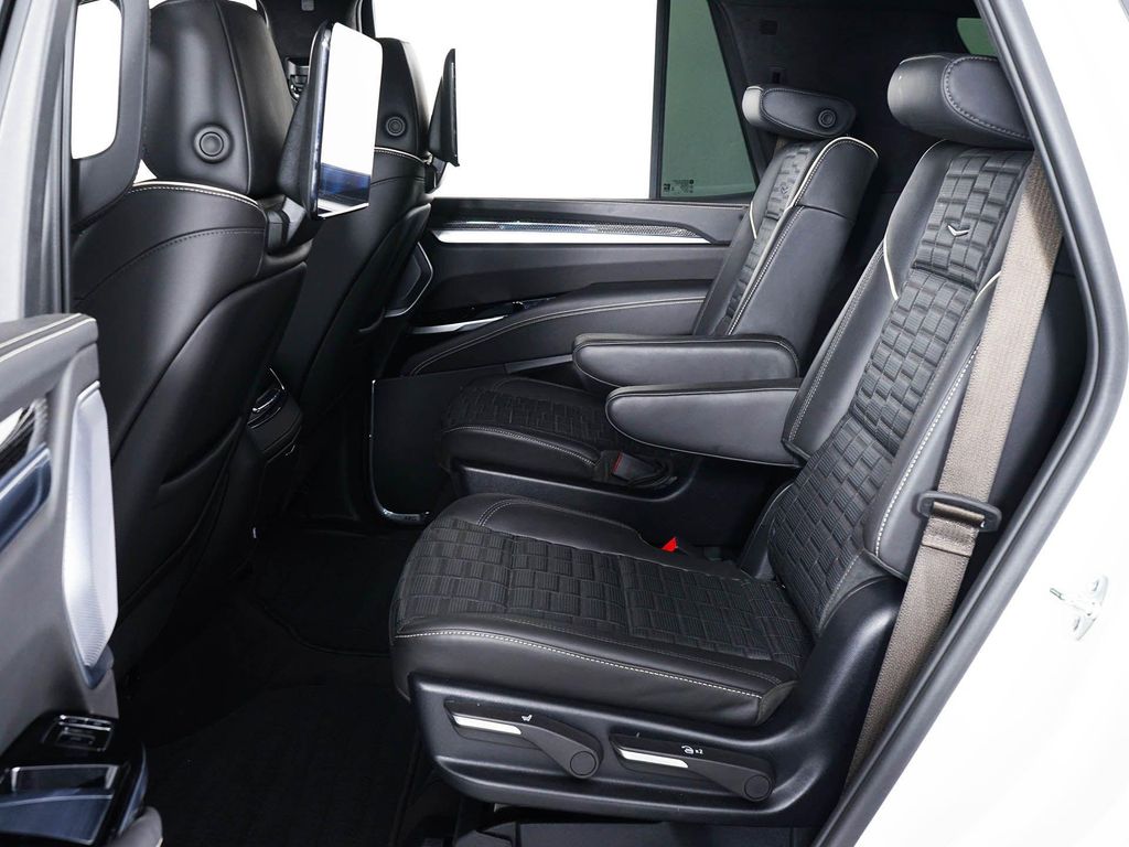 2025 Cadillac ESCALADE V-SERIES 缩略图 25
