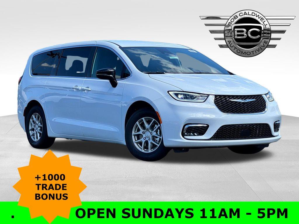 New 2026 Chrysler Pacifica Select