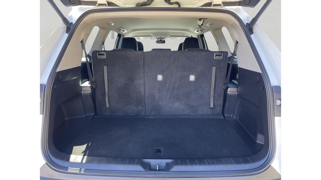 TOYOTA GRAND HIGHLANDER - 9