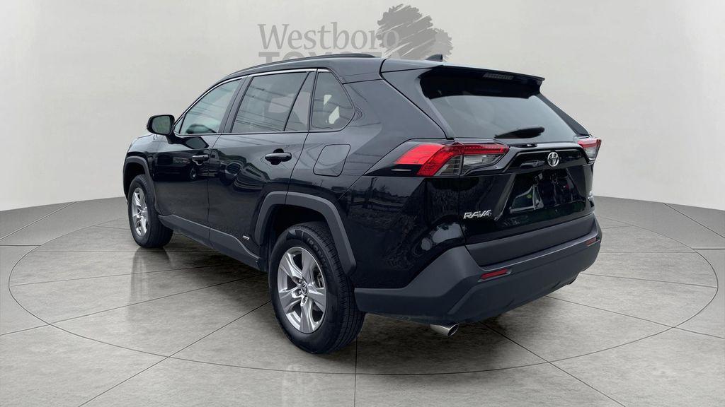 2025 Toyota RAV4 HYBRID LE — фото 5