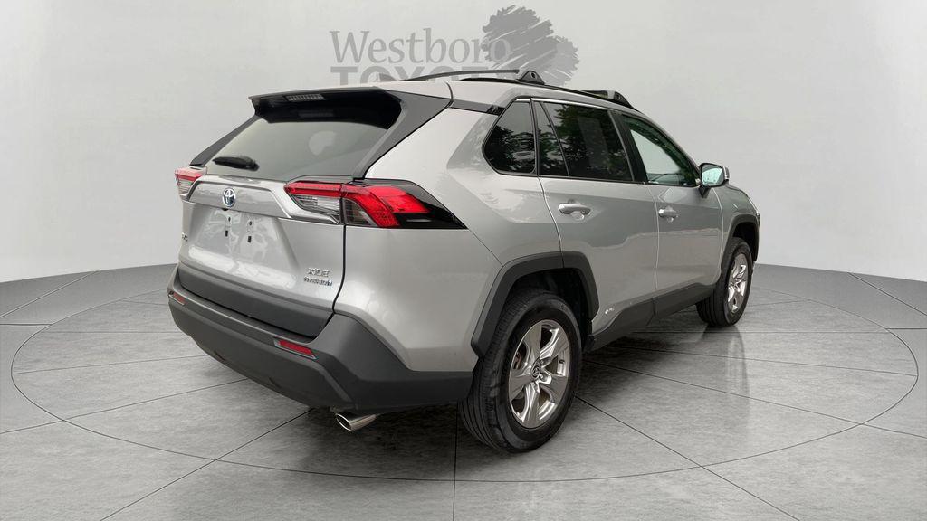 صورة 7 لـ 2024 Toyota RAV4 HYBRID XLE