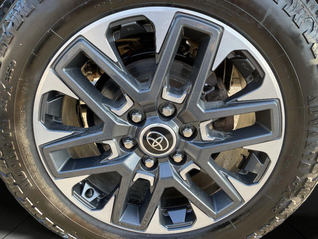 2023 Toyota SEQUOIA LIMITED — миниатюра 26