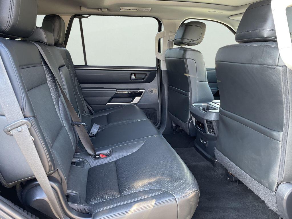 2023 Toyota SEQUOIA LIMITED — миниатюра 12
