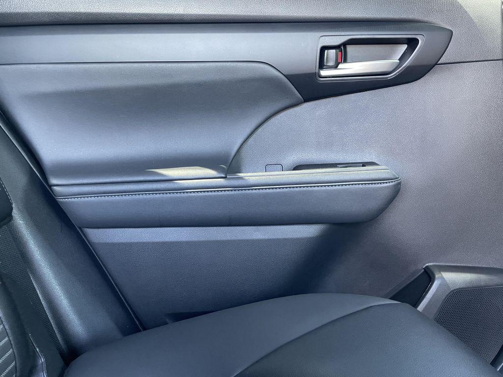 2025 Toyota HIGHLANDER XSE 缩略图 17