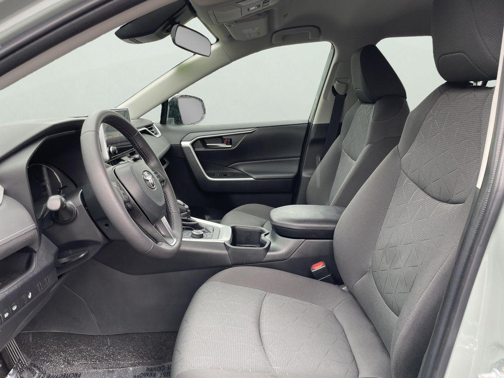 2023 Toyota RAV4 HYBRID XLE photo 10
