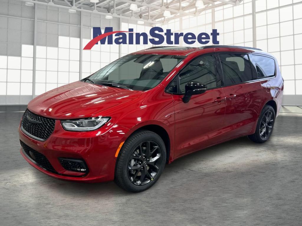 New 2026 Chrysler Pacifica Select