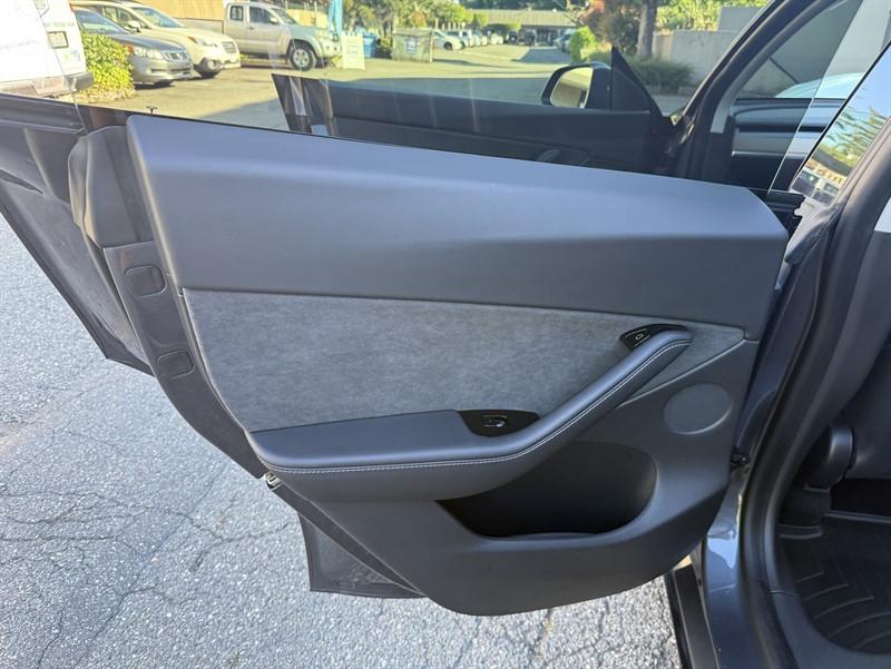 صورة مصغرة 16 لـ 2021 Tesla MODEL Y LONG RANGE