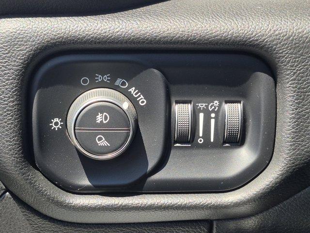 2025 RAM 1500 BIG HORN/LONE STAR — миниатюра 13