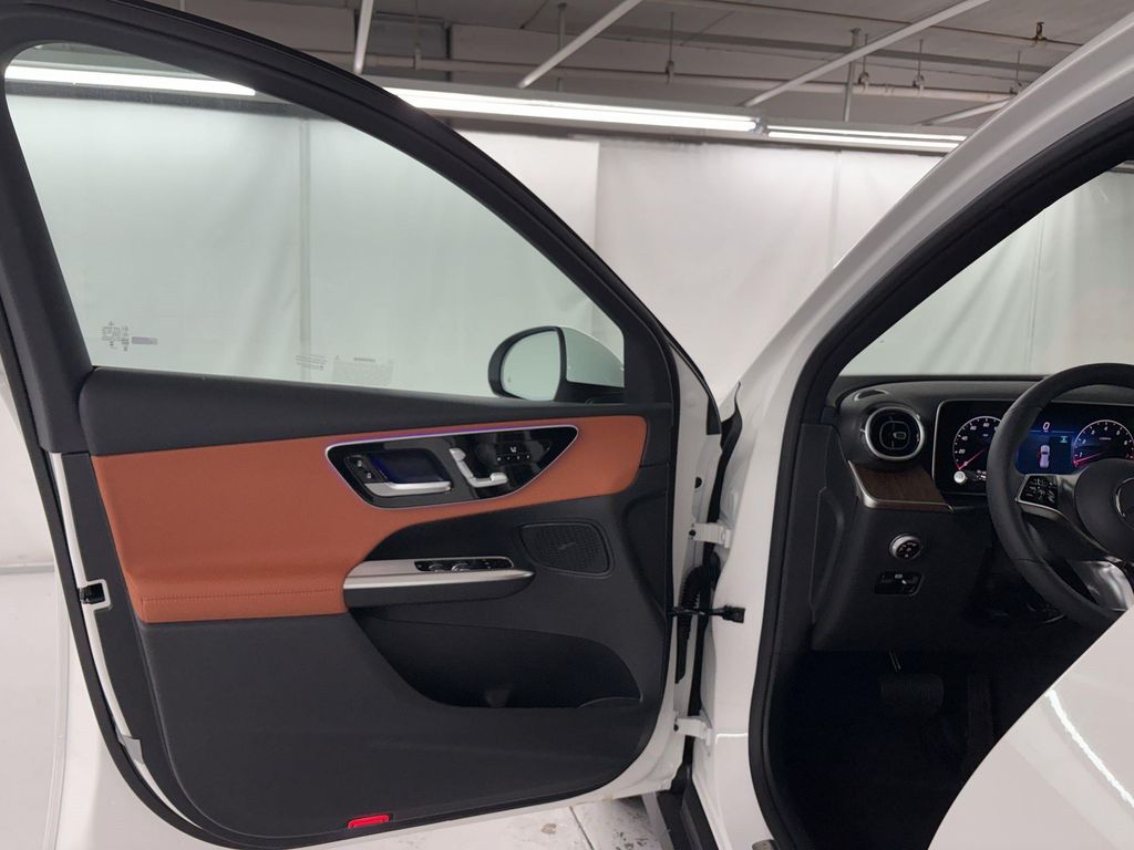 صورة مصغرة 18 لـ 2026 Mercedes-BENZ GLC