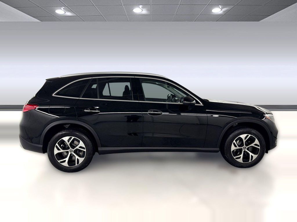 صورة 8 لـ 2025 Mercedes-BENZ GLC