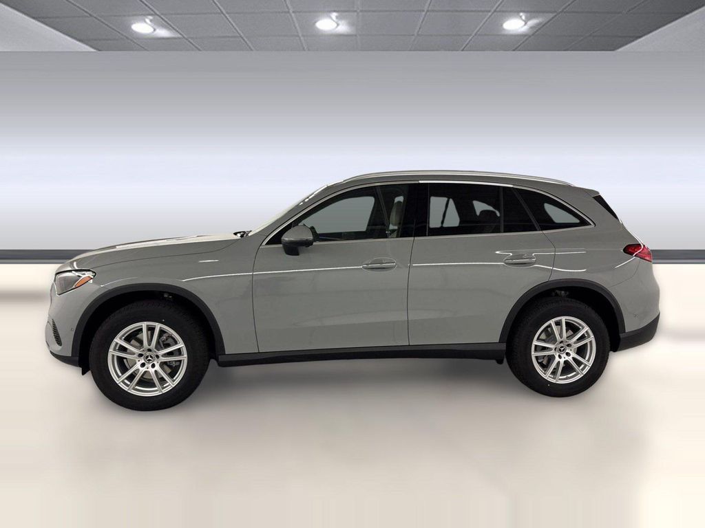 2026 Mercedes-BENZ GLC — фото 2