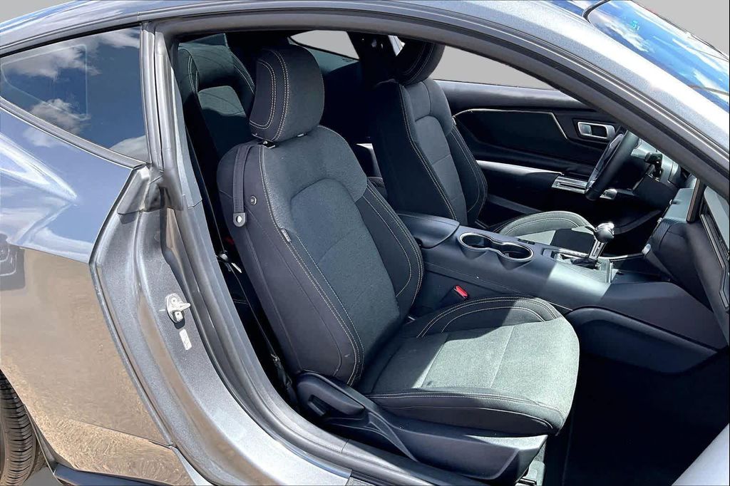 صورة 9 لـ 2025 FORD MUSTANG ECOBOOST