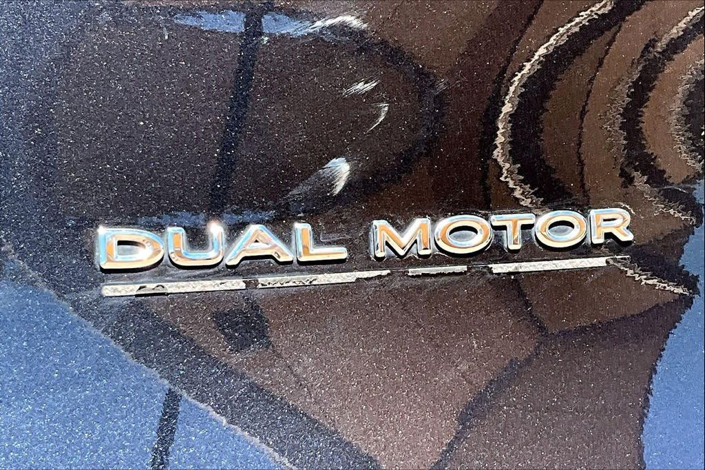 TESLA MODEL Y PERFORMANCE DUAL MOTOR ALL-WHEEL DRIVE - 9