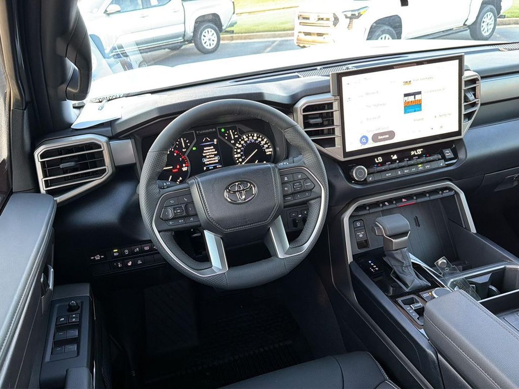 صورة مصغرة 18 لـ 2026 Toyota TUNDRA SR5
