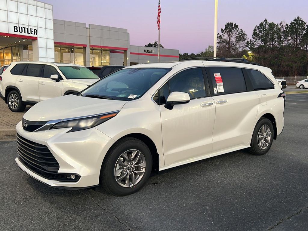 New 2026 Toyota Sienna XLE