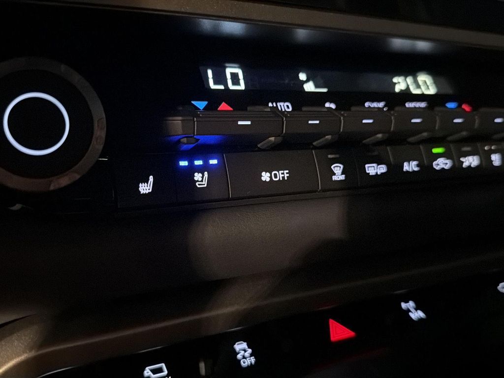 2026 Toyota TUNDRA HYBRID PLATINUM 缩略图 28