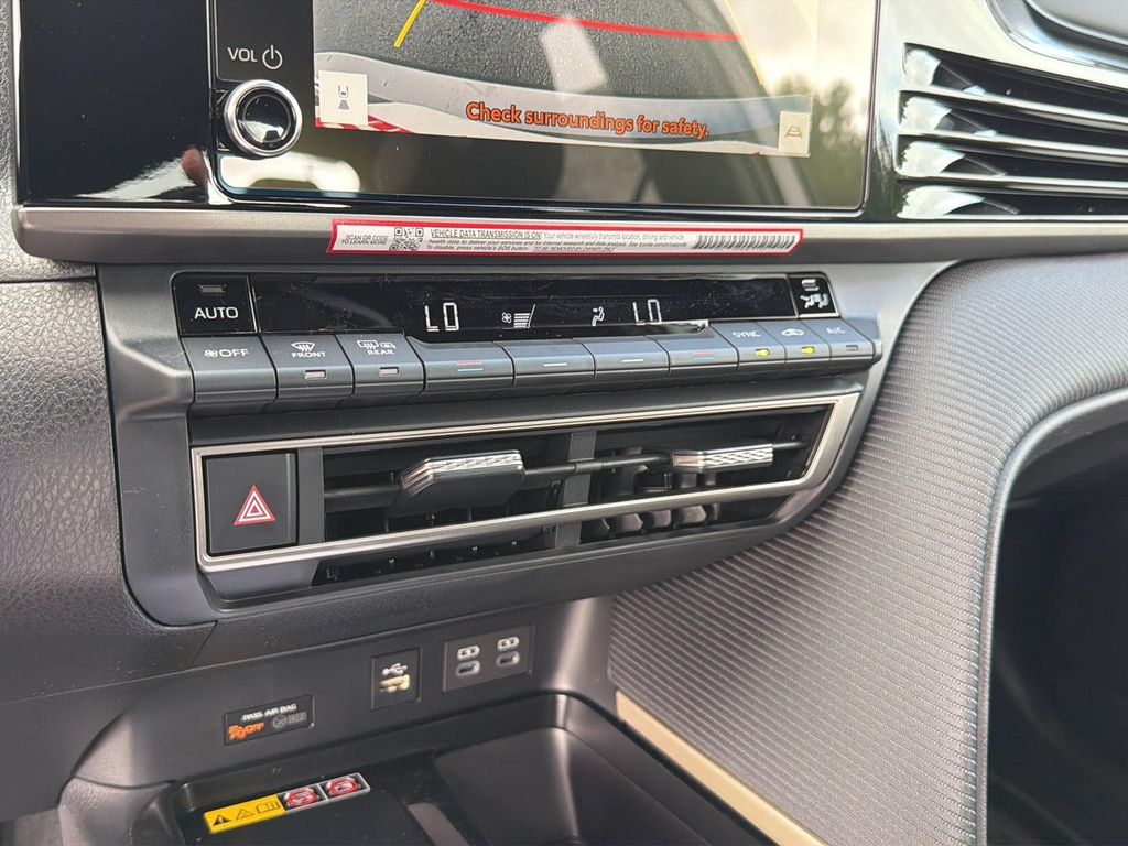 2026 Toyota CAMRY SE thumbnail 26