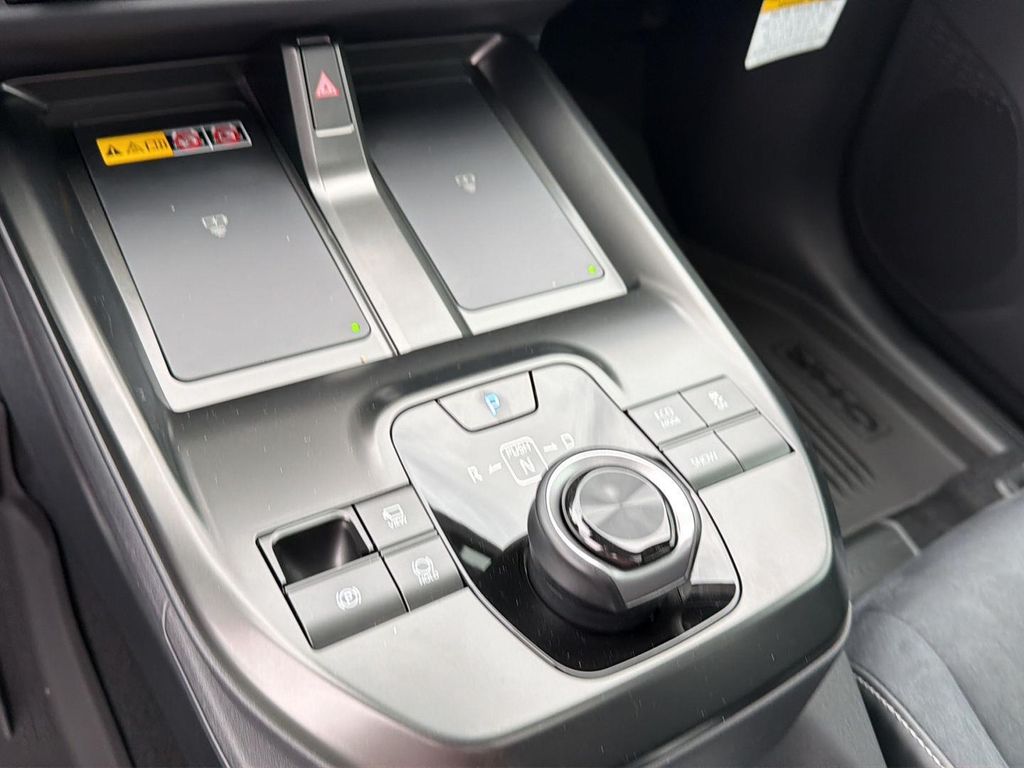 صورة مصغرة 29 لـ 2026 Toyota C-HR XSE