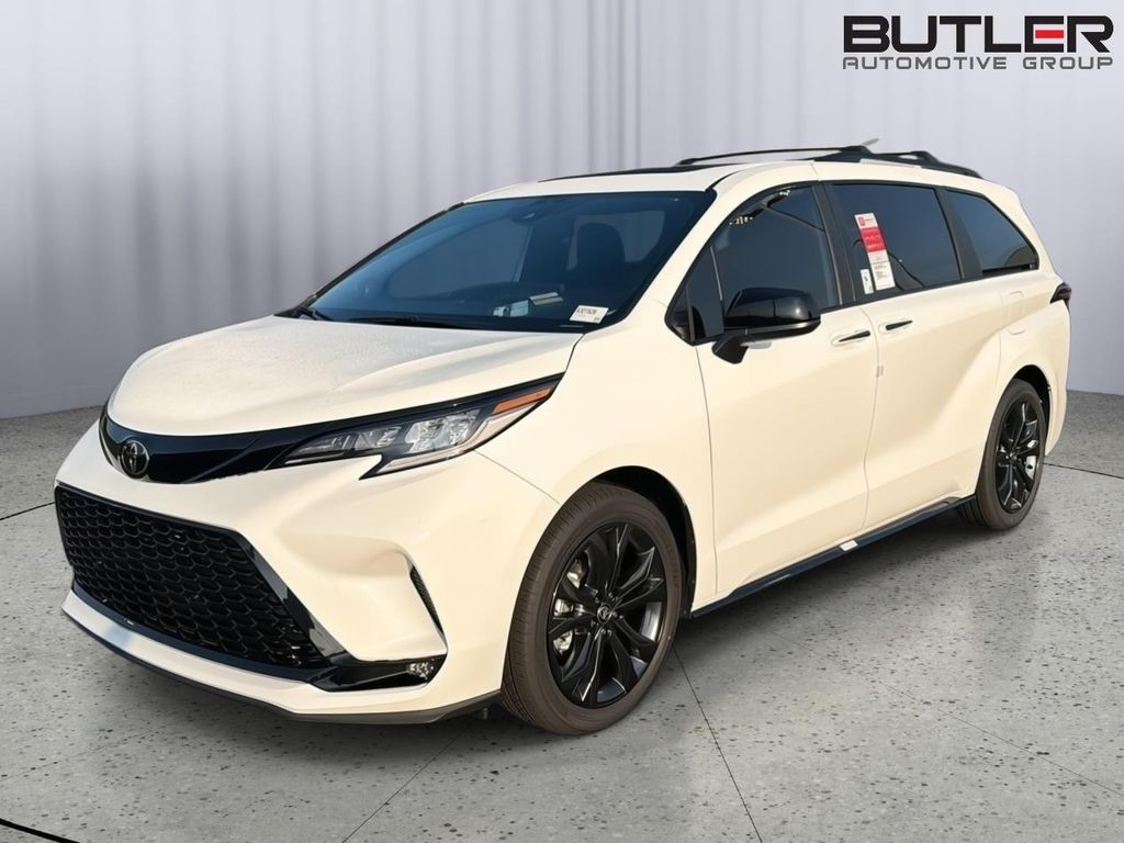 New 2026 Toyota Sienna XSE 7 Passenger