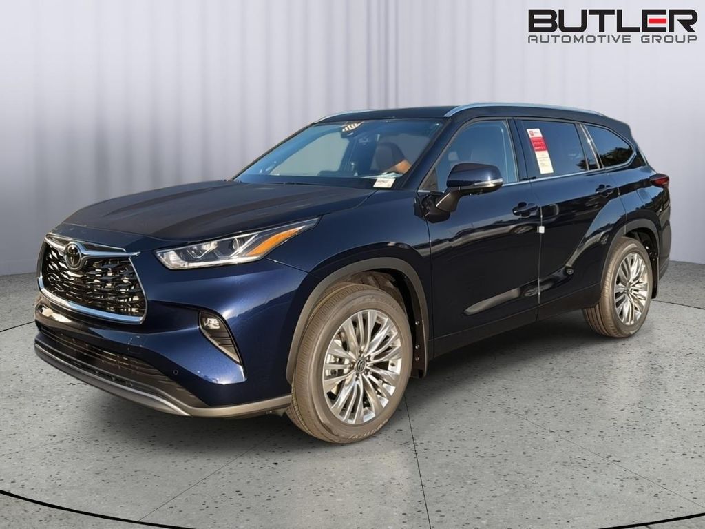 New 2026 Toyota Highlander Platinum