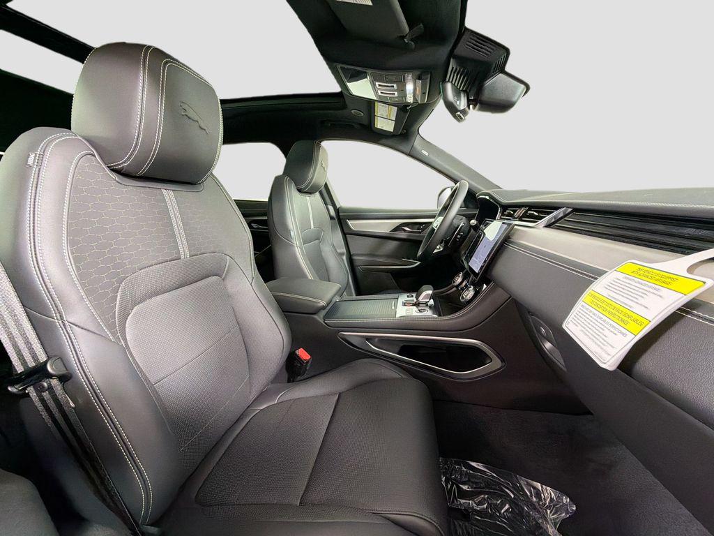 صورة مصغرة 30 لـ 2026 Jaguar F-PACE R-DYNAMIC S P400 AWD AUTOMATIC