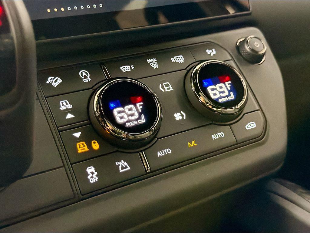 2026 LAND Rover DEFENDER P635 OCTA BLACK 缩略图 16