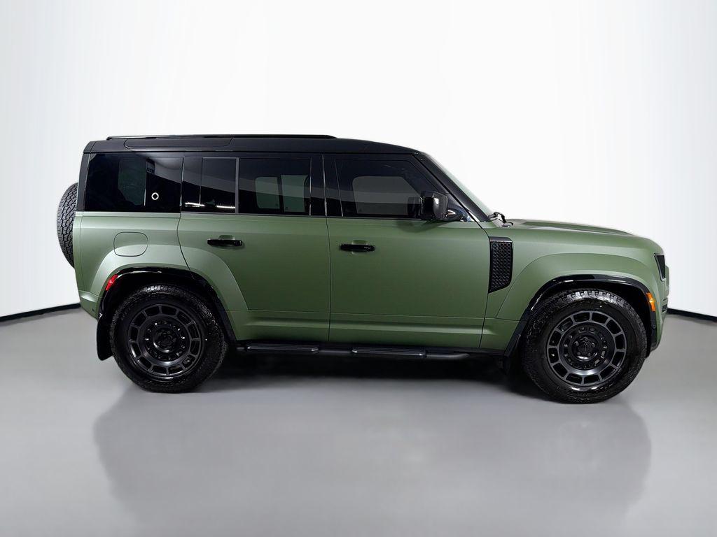 صورة 4 لـ 2026 LAND Rover DEFENDER P635 OCTA BLACK
