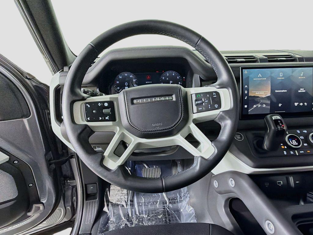 2024 LAND Rover DEFENDER 130 P400 X-DYNAMIC SE — фото 11