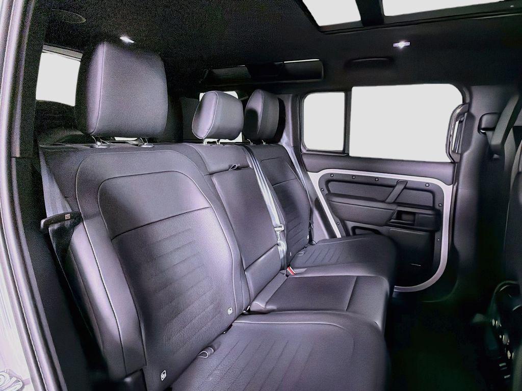 2026 LAND Rover DEFENDER P635 OCTA BLACK — фото 29