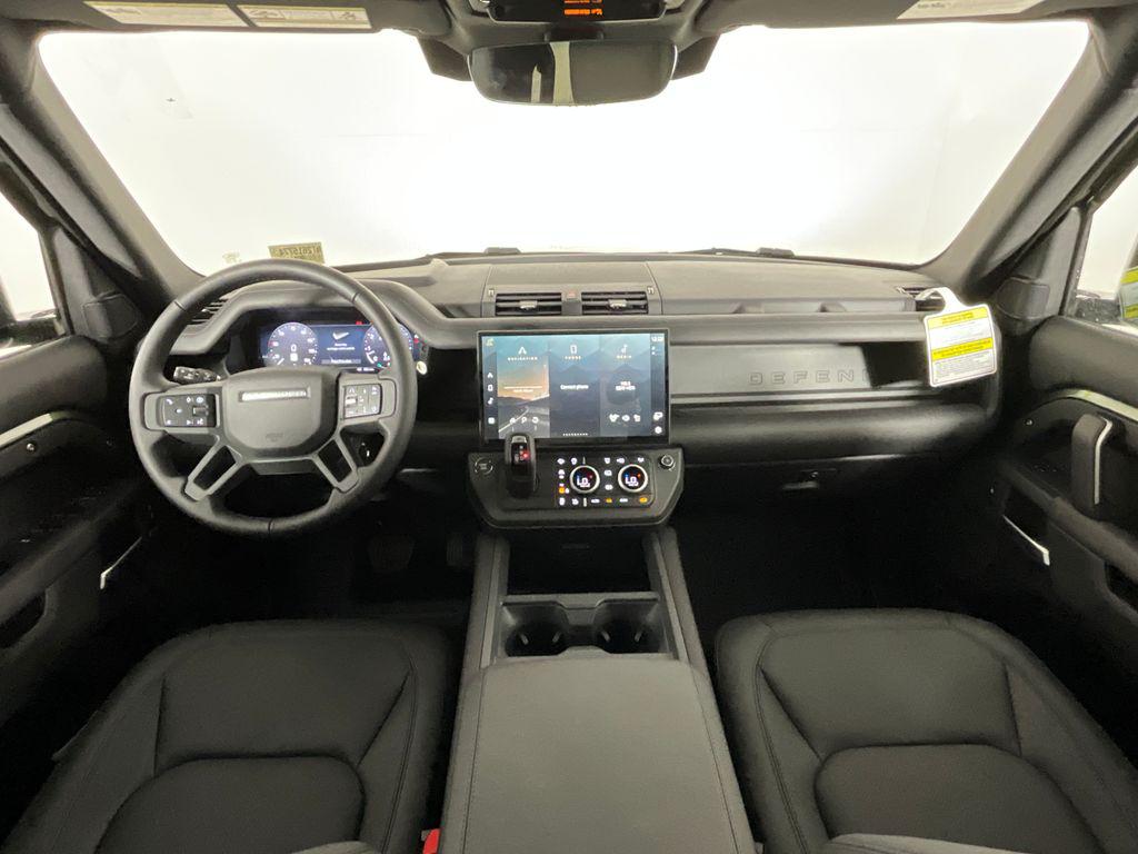 صورة 4 لـ 2026 LAND Rover DEFENDER X-DYNAMIC SE