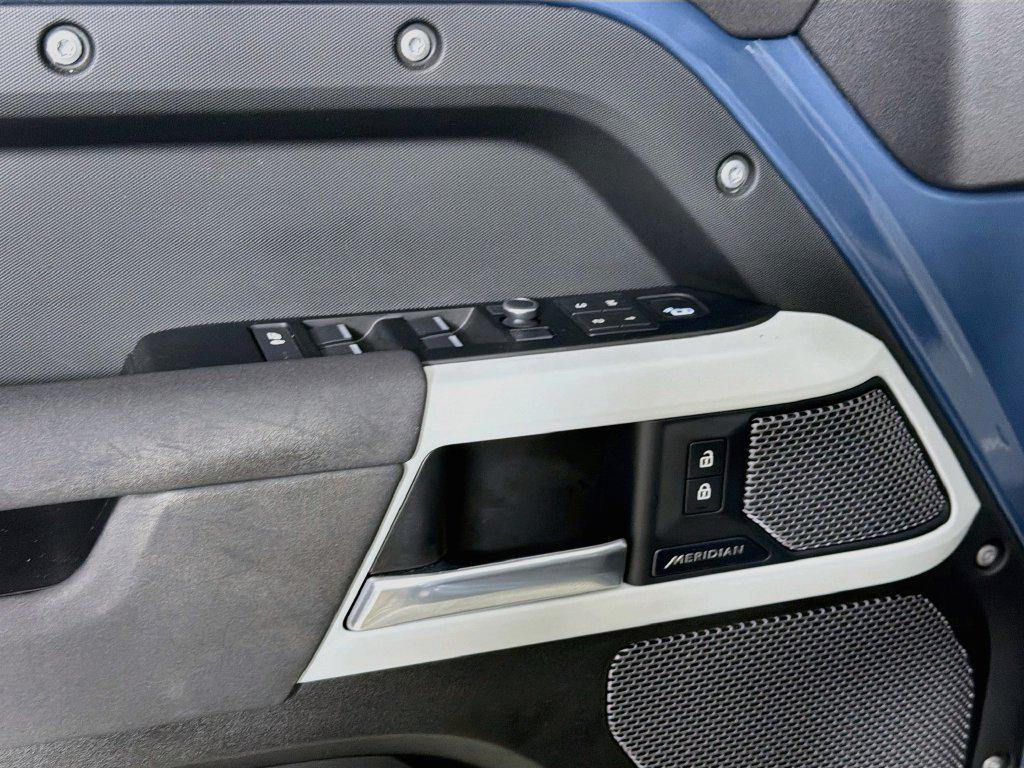 صورة مصغرة 18 لـ 2021 LAND Rover DEFENDER 110 SE