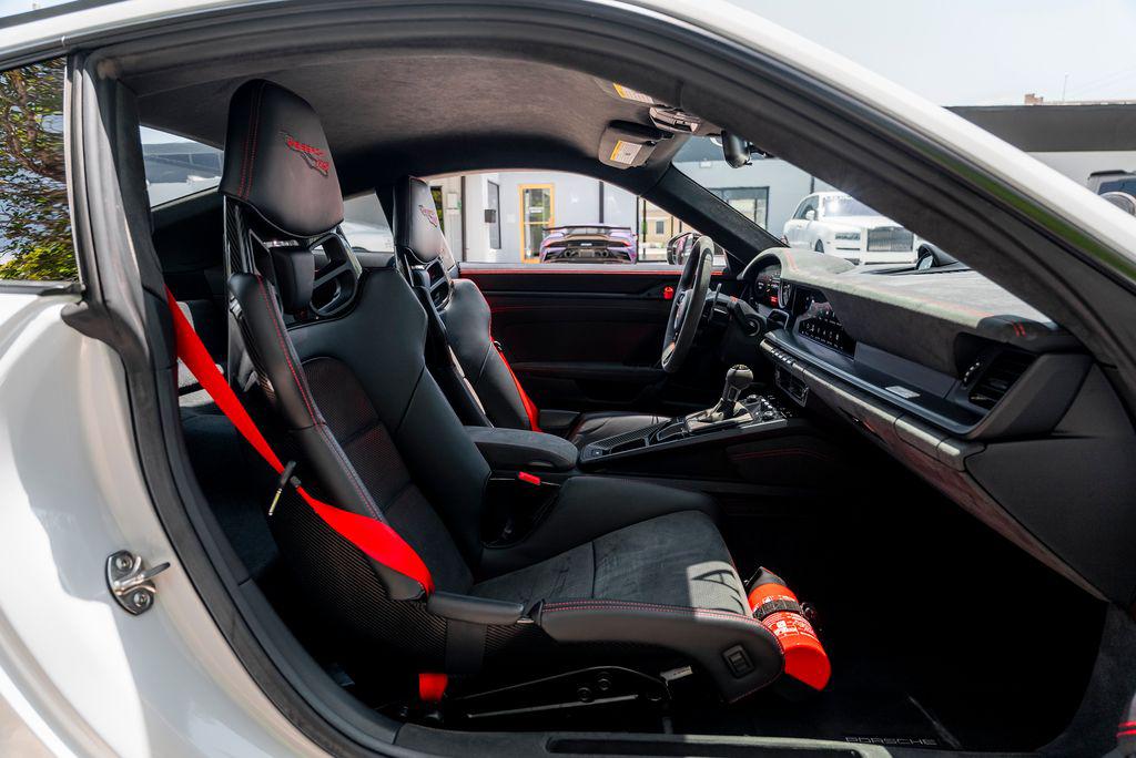 صورة 3 لـ 2024 Porsche 911 GT3 RS