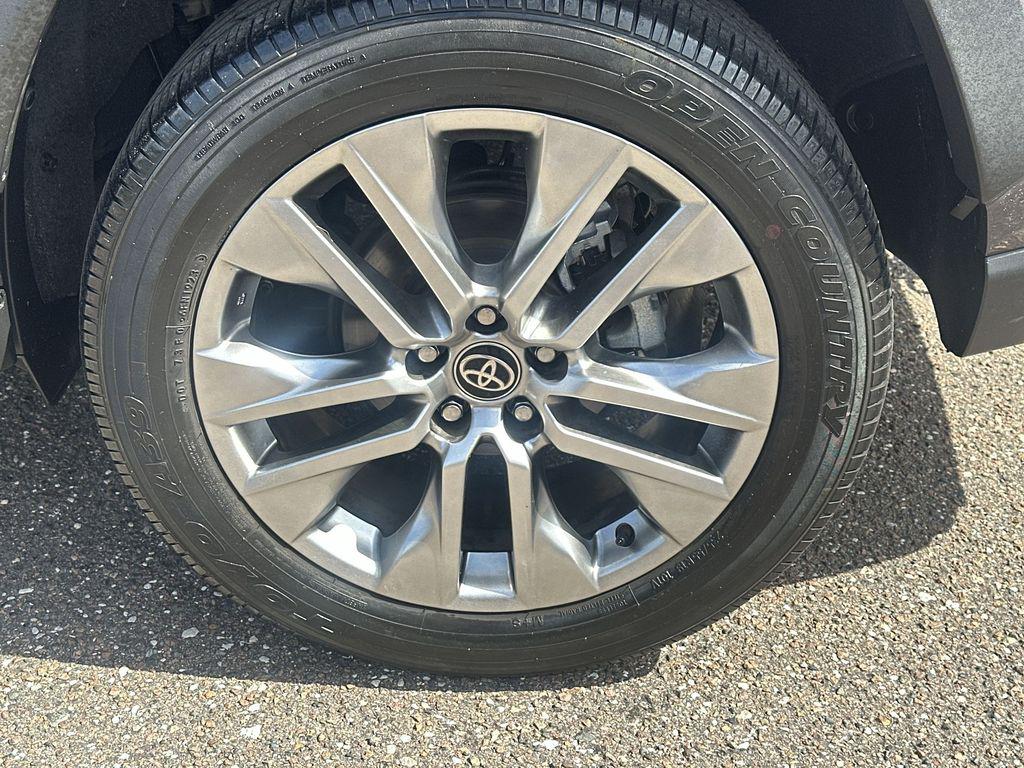 صورة مصغرة 33 لـ 2023 Toyota RAV4 XLE PREMIUM