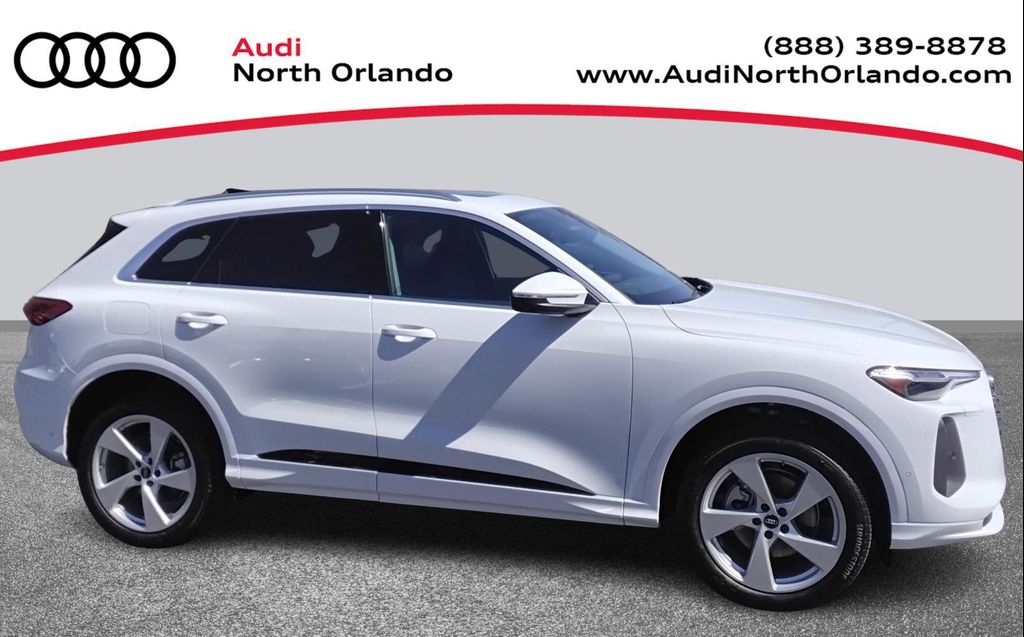 New 2025 Audi Q5 Premium Plus TFSI quattro S tronic