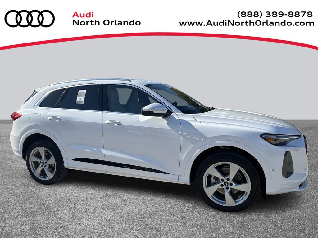 New 2025 Audi Q5 Premium Plus TFSI quattro S tronic