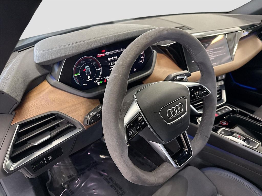 صورة 9 لـ 2023 AUDI E-TRON GT PRESTIGE QUATTRO